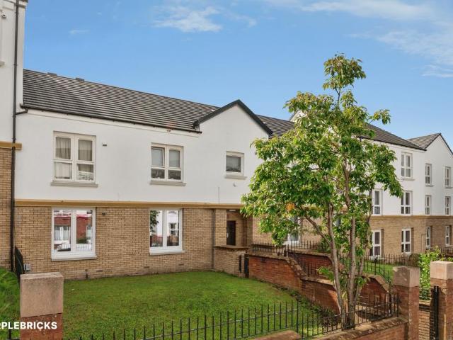 2 bedroom ground flat for sale