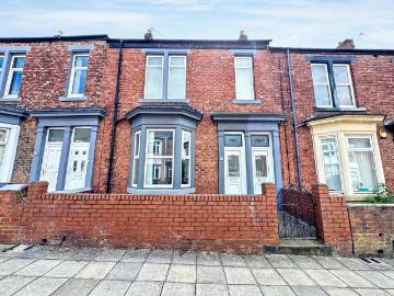 2 bedroom ground flat for sale