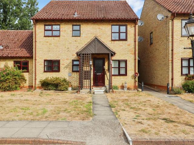 2 bedroom ground flat for sale