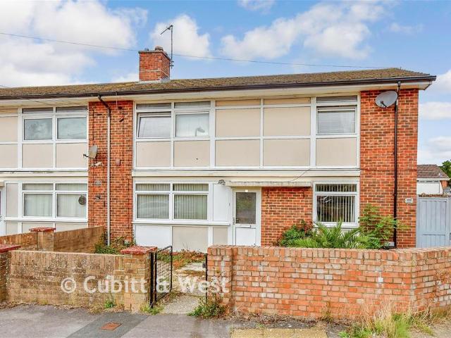2 bedroom ground flat for sale