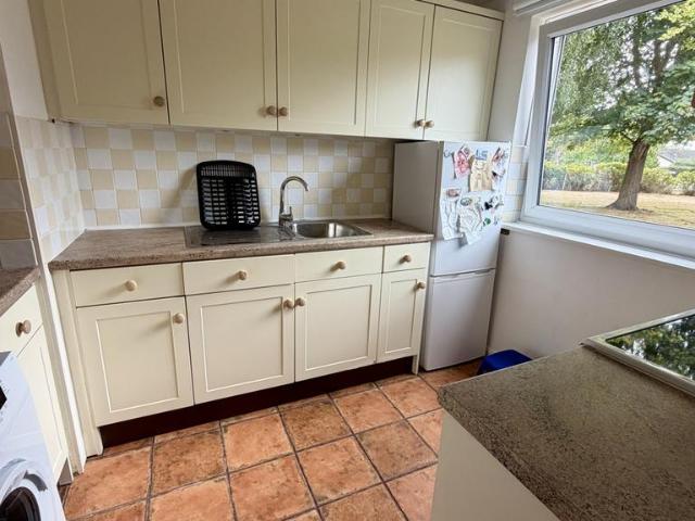 2 bedroom ground flat for sale