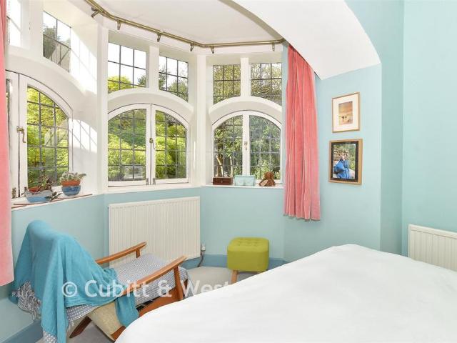 2 bedroom ground flat for sale