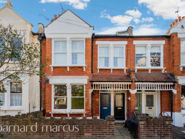 2 bedroom ground flat for sale
