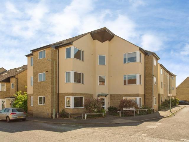 2 bedroom ground flat for sale