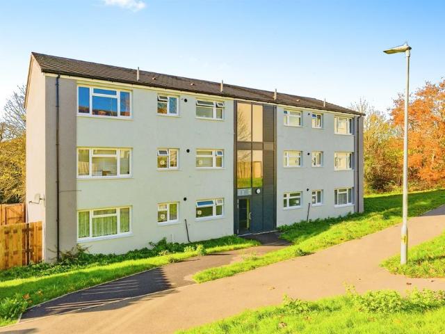 2 bedroom ground flat for sale