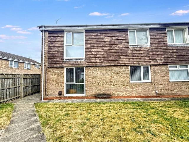 2 bedroom ground flat for sale