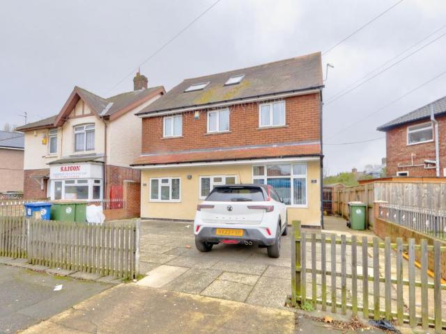 2 bedroom ground flat for sale