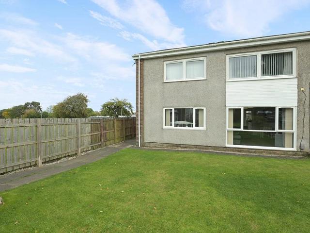 2 bedroom ground flat for sale