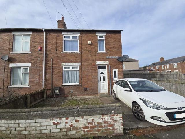 2 bedroom ground flat for sale