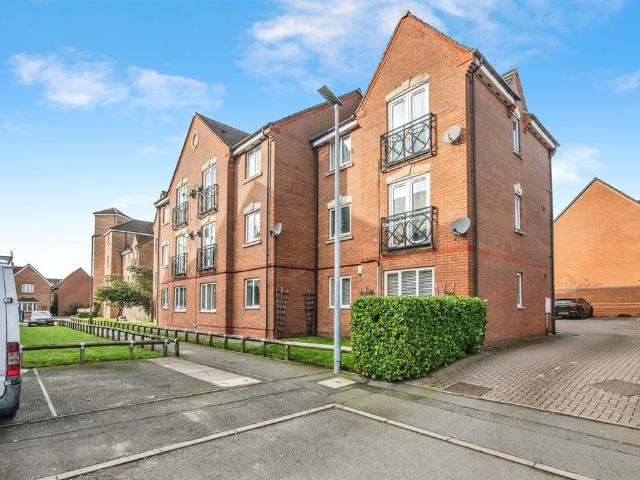 2 bedroom ground flat for sale