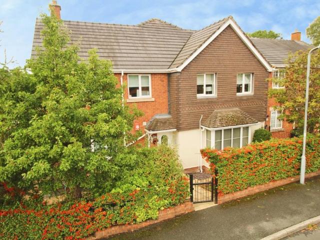 2 bedroom ground flat for sale