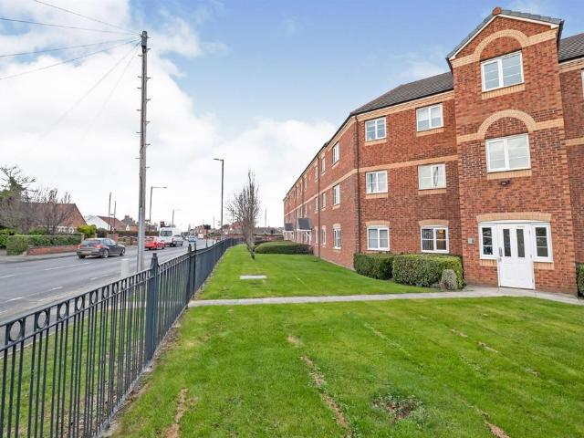 2 bedroom ground flat for sale