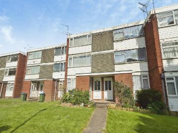 2 bedroom ground flat for sale