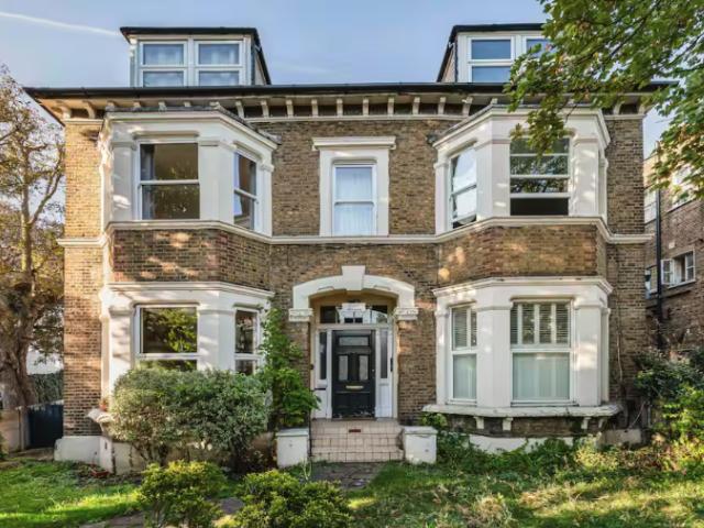 2 bedroom ground flat for sale