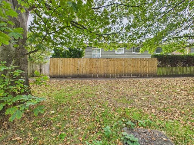 2 bedroom ground flat for sale