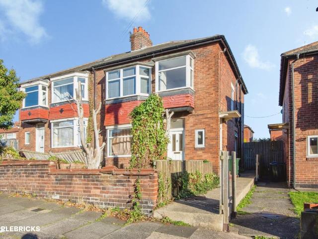 2 bedroom ground flat for sale