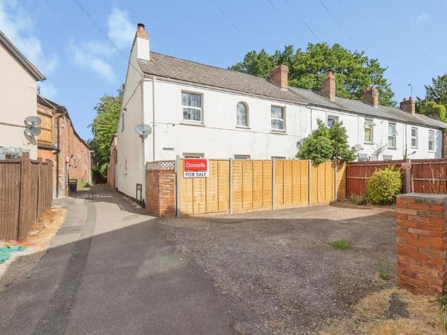 2 bedroom ground flat for sale