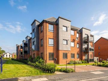 2 bedroom ground flat for sale