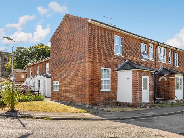 2 bedroom ground flat for sale