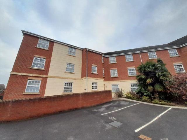 2 bedroom ground flat for sale