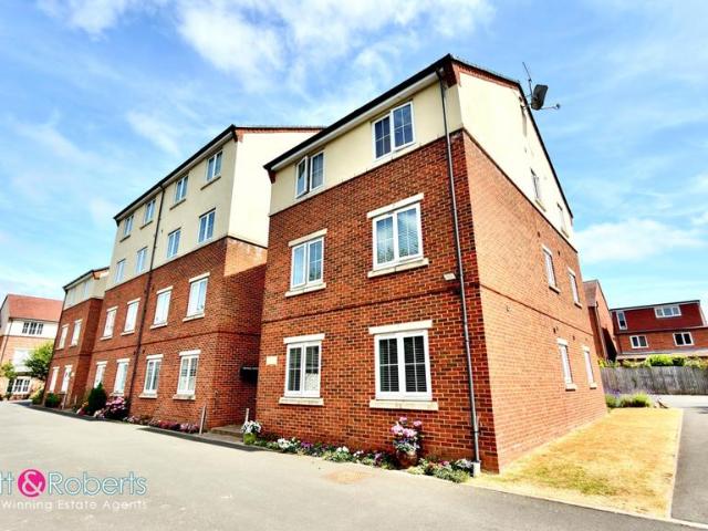 2 bedroom ground flat for sale
