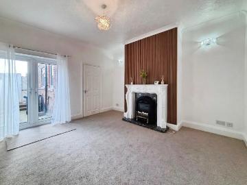 2 bedroom ground flat for sale