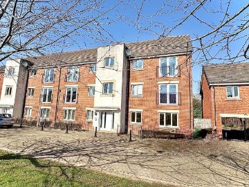 2 bedroom ground flat for sale