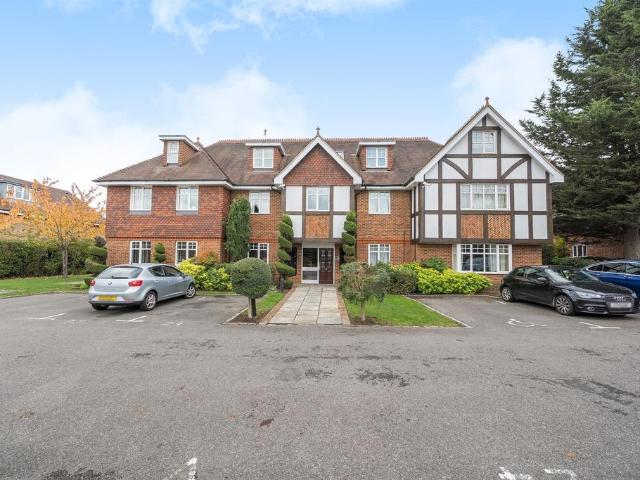 2 bedroom ground flat for sale