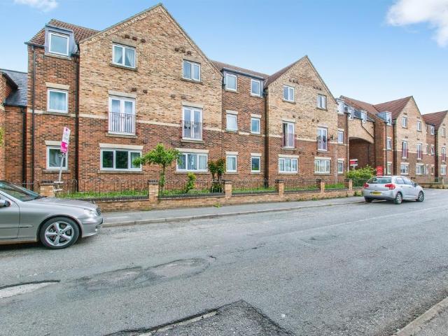 2 bedroom ground flat for sale