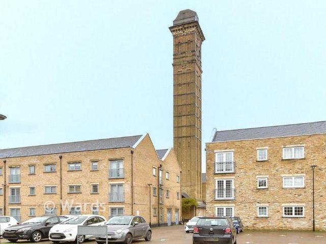 2 bedroom ground flat for sale