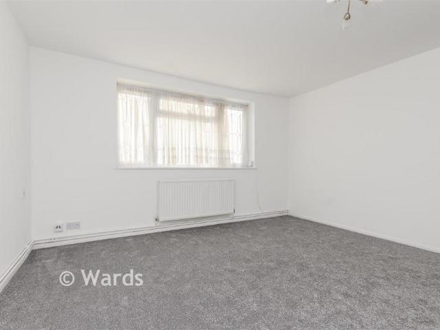 2 bedroom ground flat for sale