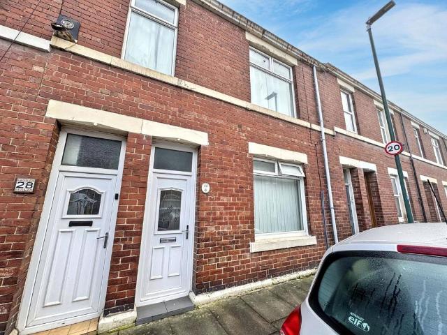 2 bedroom ground flat for sale