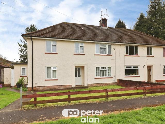 2 bedroom ground flat for sale