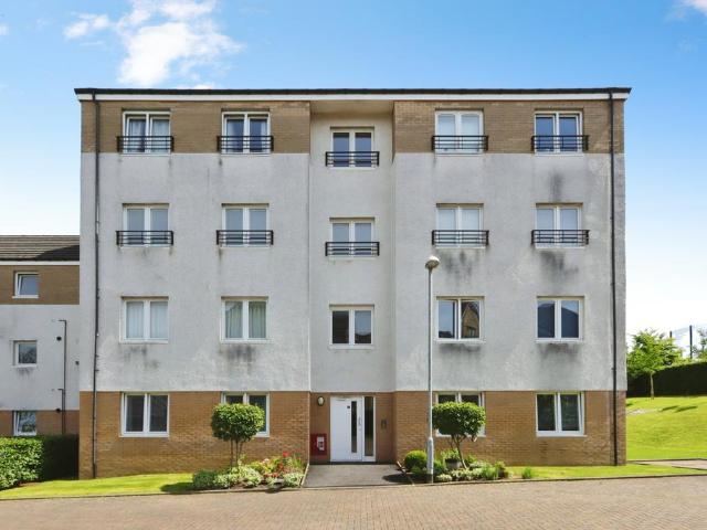 2 bedroom ground flat for sale