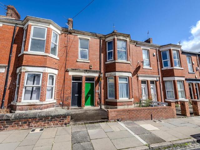 2 bedroom ground flat for sale