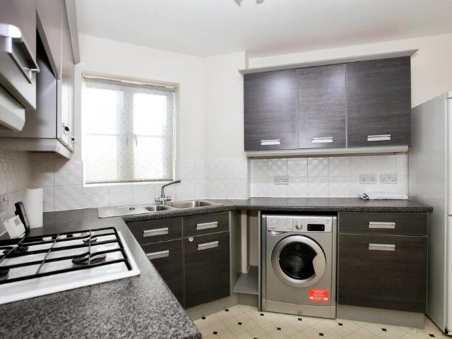 2 bedroom ground flat for sale