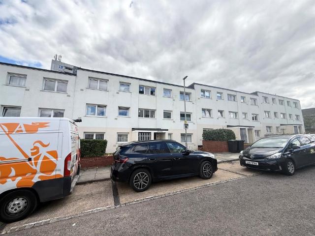 2 bedroom ground flat for sale
