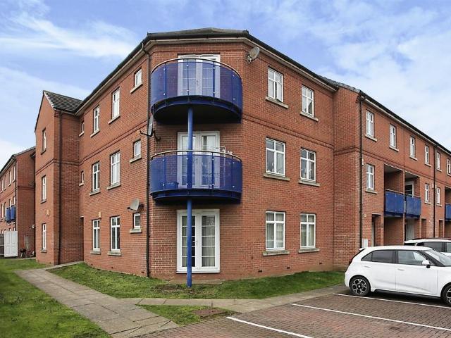 2 bedroom ground flat for sale