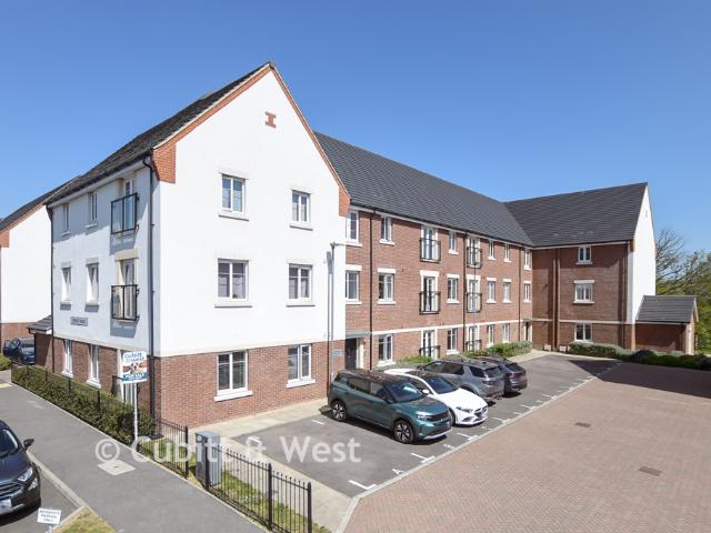 2 bedroom ground flat for sale