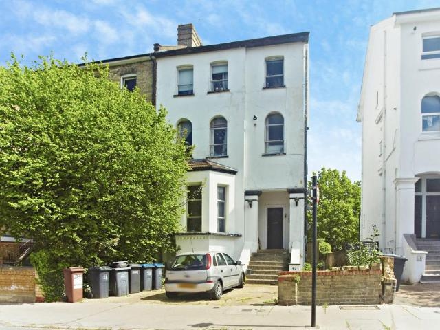 2 bedroom ground flat for sale