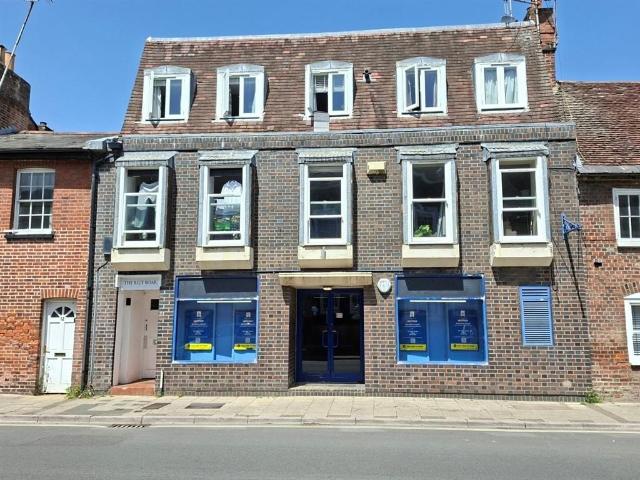 2 bedroom ground flat for sale