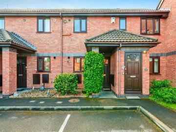 2 bedroom ground flat for sale