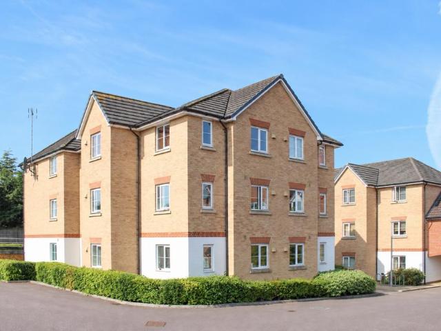 2 bedroom ground flat for sale