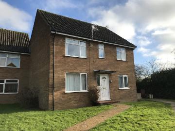 2 bedroom ground flat for sale