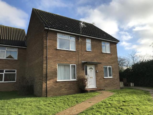 2 bedroom ground flat for sale