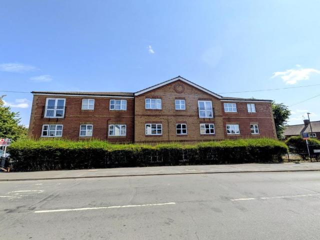 2 bedroom ground flat for sale