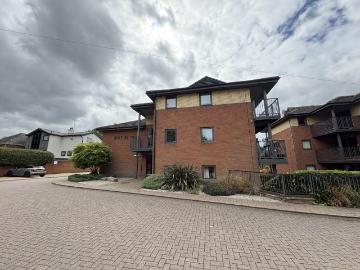 2 bedroom ground flat for sale