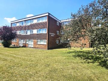 2 bedroom ground flat for sale