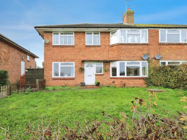 2 bedroom ground flat for sale