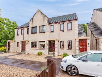 2 bedroom ground flat for sale